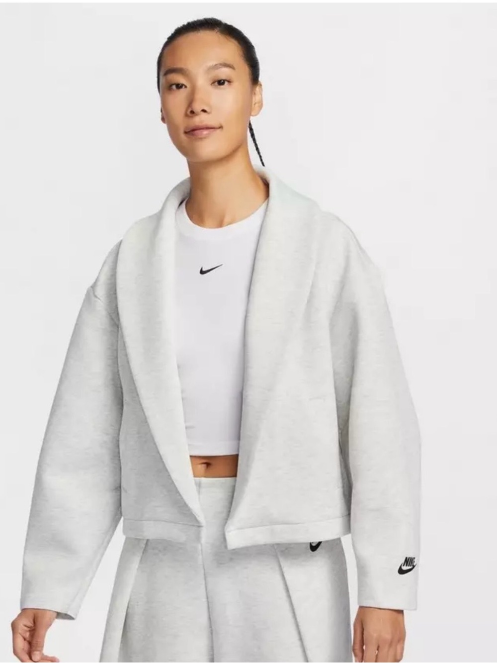 Nike Tech Women's Light Grey Open-Front Jacket never worn size M retails $150